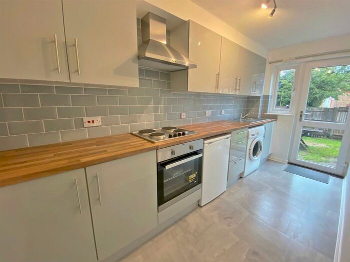 1 Bedroom Maisonette To Rent In Pettingrew Close, Walnut Tree, Milton Keynes, MK7