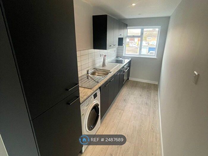 1 Bedroom Flat To Rent In Rowland Way, Aylesbury, HP19