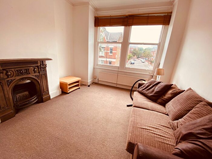 1 Bedroom Flat To Rent In Fairbridge Road, London, N19