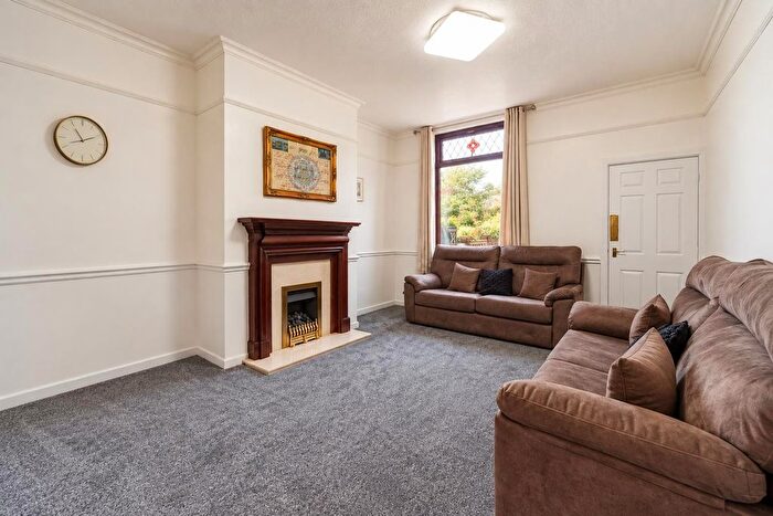 3 Bedroom Terraced House For Sale In Prettywood, Bury, BL9