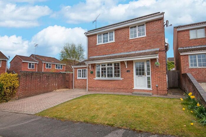 4 Bedroom Detached House For Sale In Michaels Way, Fair Oak, Eastleigh, SO50