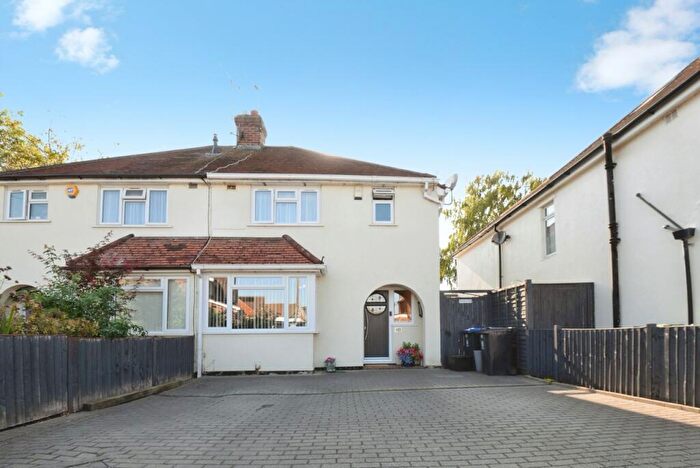 2 Bedroom Semi Detached House For Sale In Chiltern Road, Burnham, Slough, SL1