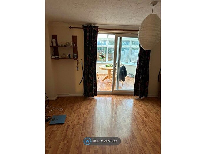 3 Bedroom Semi-Detached House To Rent In Harris Close, Romford, RM3