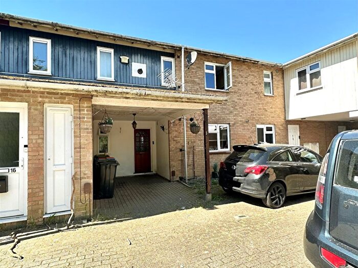 2 Bedroom Flat For Sale In Mitcham Place, Bradwell Common, Milton Keynes, MK13