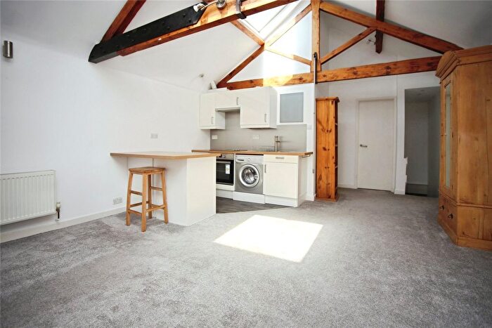 1 Bedroom Flat To Rent In Lansdown Crescent Lane, Cheltenham, Gloucestershire, GL50