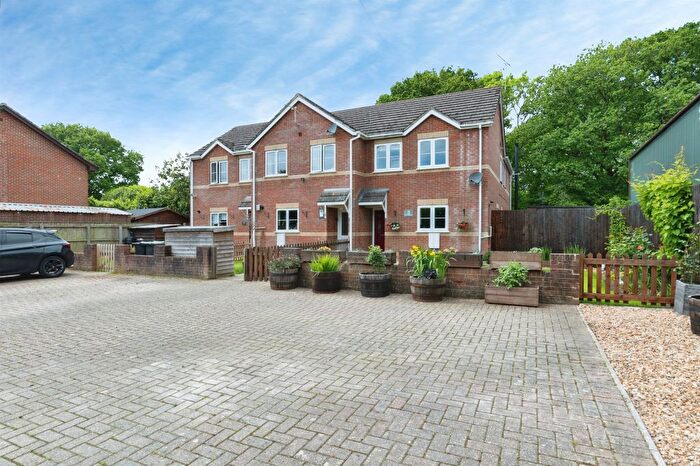 3 Bedroom End Of Terrace House For Sale In Old Brickyard Road, Sandleheath, SP6