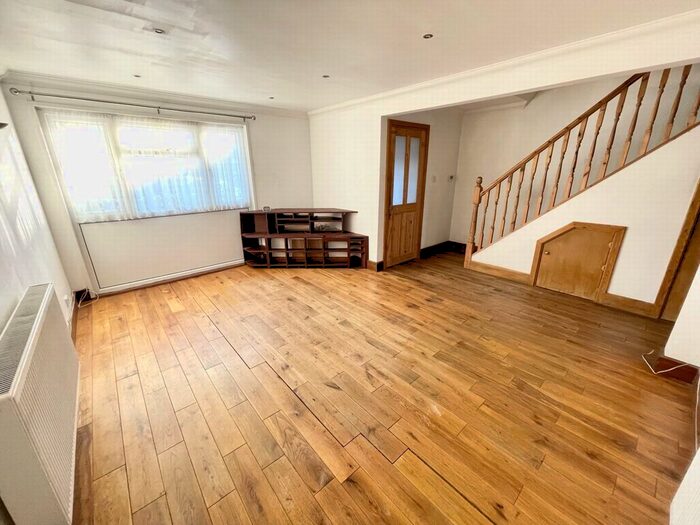 3 Bedroom Terraced House To Rent In Cruden Road, Gravesend, DA12