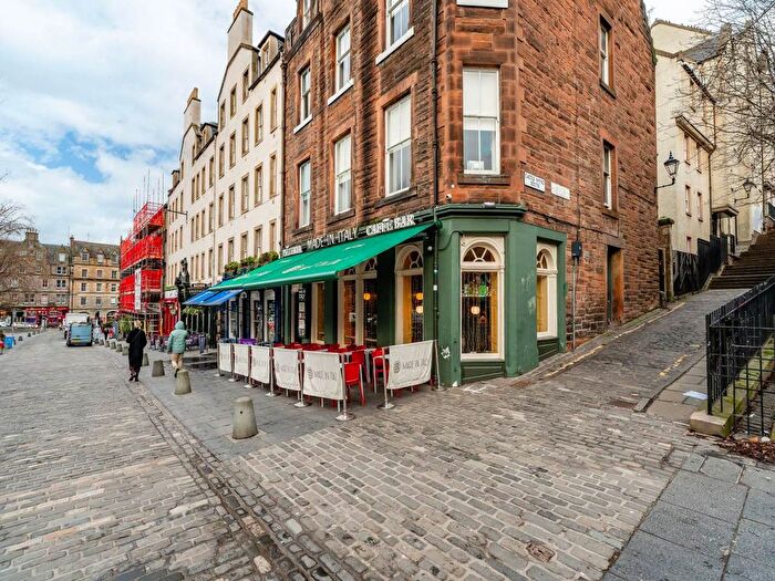 1 Bedroom Flat To Rent In Castle Wynd South, Grassmarket, Edinburgh, EH1