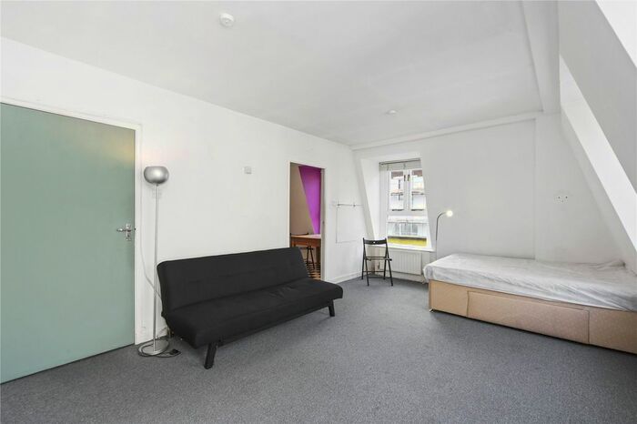 Studio To Rent In St. Lukes Mews, London, W11