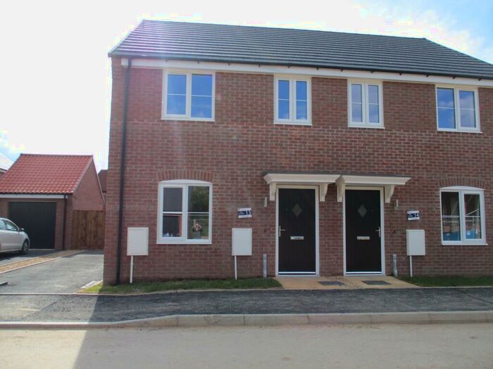 3 Bedroom Semi-Detached House To Rent In Bracken Road, Surfleet, PE11