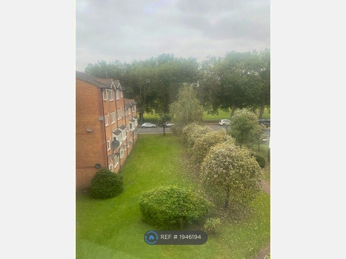 1 Bedroom Flat To Rent In Grinstead Rd, London, SE8