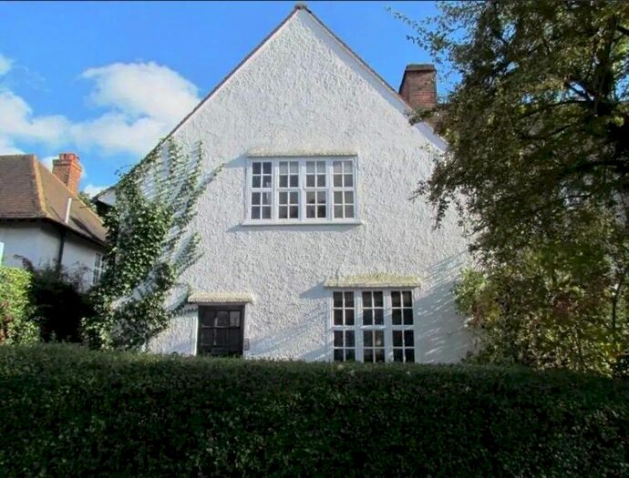 3 Bedroom Property To Rent In Asmuns Hill, London, NW11