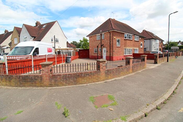 3 Bedroom Semi Detached House For Sale In St. Georges Crescent, Cippenham, SL1