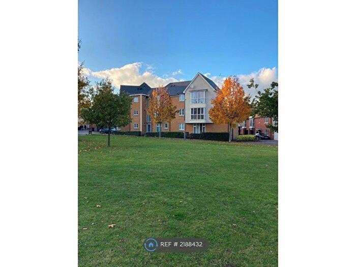 2 Bedroom Flat To Rent In Lambourne Chase, Chelmsford, CM2