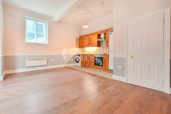 1 Bedroom Flat To Rent In Blackheath Road, Deptford, SE10