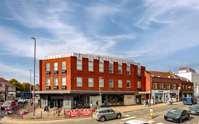 2 Bedroom Apartment For Sale In St. Peters Street, St. Albans, Hertfordshire, AL1