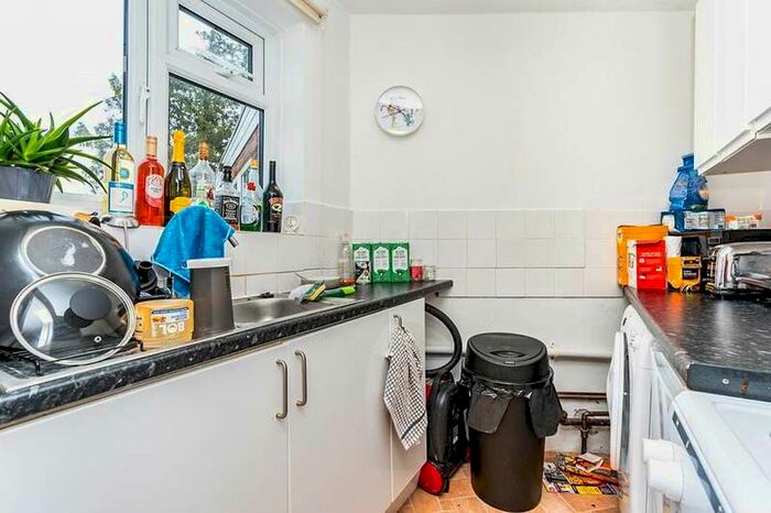 Flat To Rent In Welbeck Avenue, Southampton, SO17