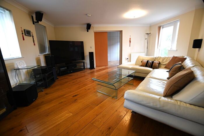 4 Bedroom Terraced House For Sale In Manning Gardens, Croydon, CR0