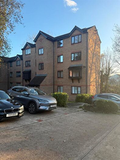 2 Bedroom Apartment For Sale In Danbury Crescent, South Ockendon, RM15