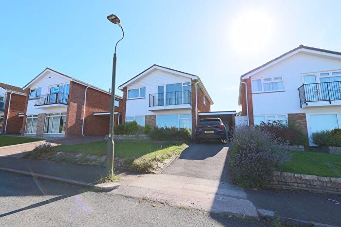 4 Bedroom Detached House To Rent In Redgate Close, Torquay, TQ1