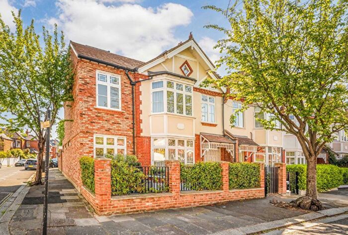 5 Bedroom Property For Sale In Kingscote Road, Chiswick, W4
