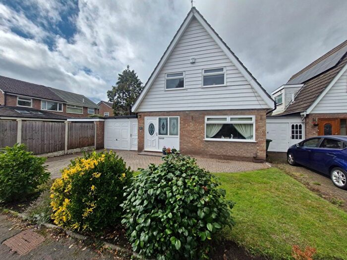 3 Bedroom Link Detached House For Sale In South Meade, Maghull, L31