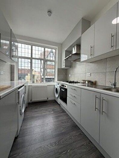 1 Bedroom Studio To Rent In Fairway, Petts Wood, Orpington, BR5