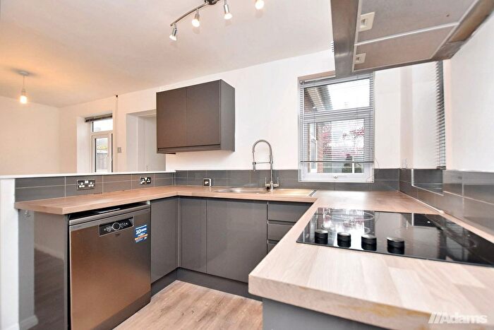 3 Bedroom Semi-Detached House For Sale In Pelham Road, Thelwall, Warrington, WA4