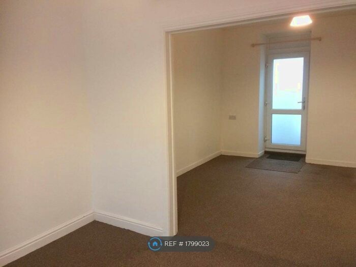 3 Bedroom Terraced House To Rent In High Street, Ynysybwl, Pontypridd, CF37