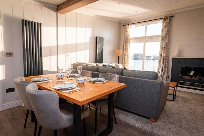2 Bedroom Lodge For Sale In Great Hadham Country Club, SG10