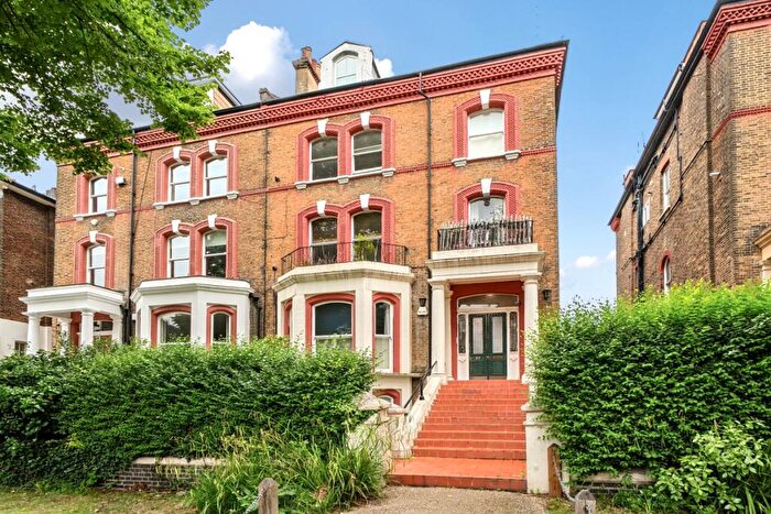 3 Bedroom Flat To Rent In Belsize Avenue London, NW3