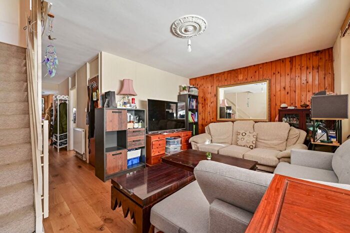 3 Bedroom Terraced House For Sale In Linstead Way, Southfields, London, SW18
