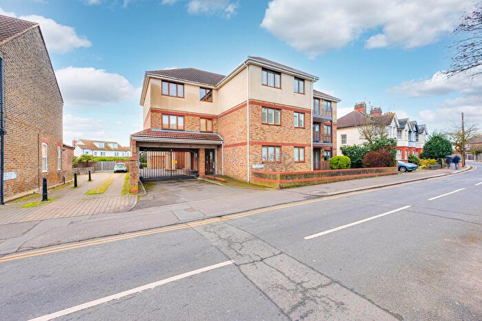 1 Bedroom Flat To Rent In Glendale Gardens, Leigh-On-Sea, SS9