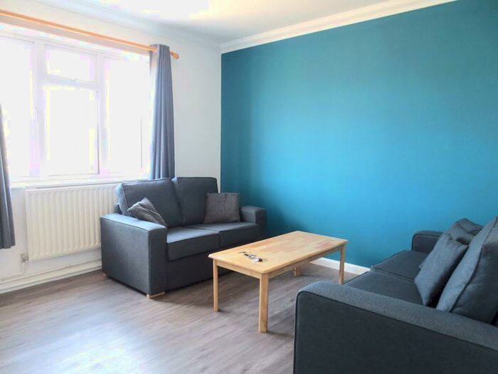 4 Bedroom Terraced House To Rent In Saunders Park View, Brighton, BN2