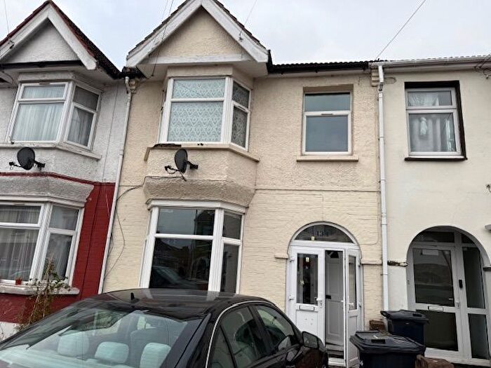 3 Bedroom Terraced House To Rent In Gordon Road, Ilford, IG1