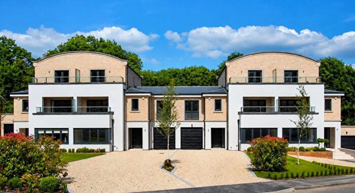 4 Bedroom House For Sale In South Park View, Gerrards Cross, SL9