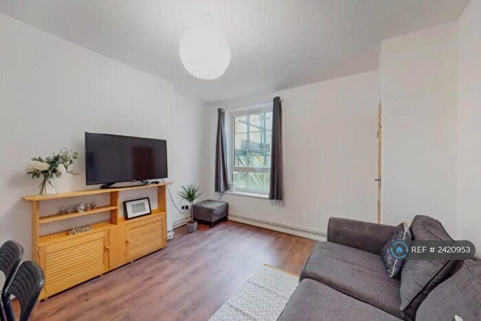 2 Bedroom Flat To Rent In Leyland House, London, E14