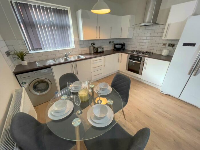 4 Bedroom House To Rent In Sheil Road, L6