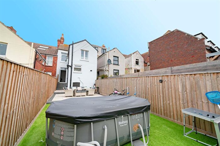 3 Bedroom Terraced House For Sale In Abbotsbury Road, Weymouth, DT4