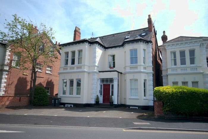 1 Bedroom Apartment To Rent In Warwick Place, Leamington Spa, CV32