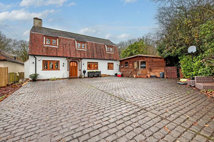 4 Bedroom Detached House For Sale In Park Lane, Herongate, CM13