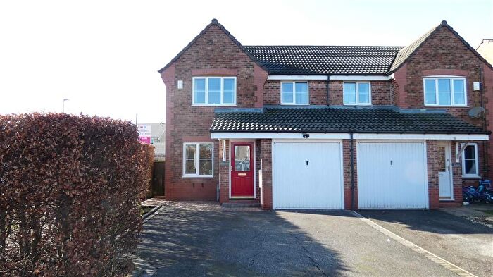3 Bedroom Semi Detached House For Sale In New Lane, East Ardsley, Wakefield, WF3