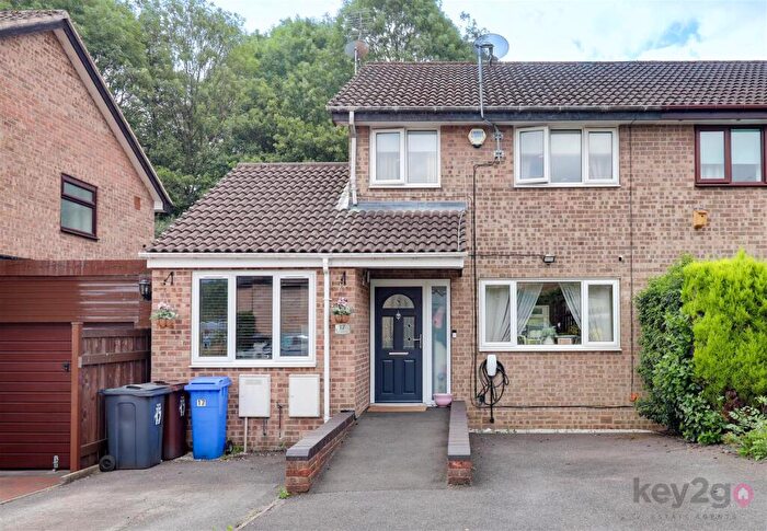 3 Bedroom Semi-Detached House For Sale In Roydfield Close, Waterthorpe, Sheffield, S20