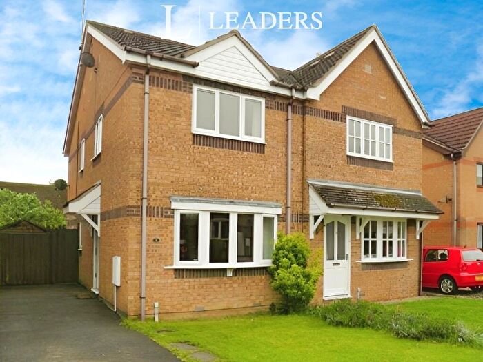 3 Bedroom Semi-Detached House To Rent In Aveland Close, Bourne, PE10