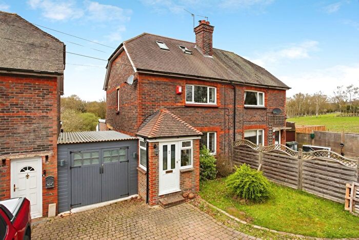 3 Bedroom Semi Detached House For Sale In London Road, Hildenborough, Tonbridge, Kent, TN11
