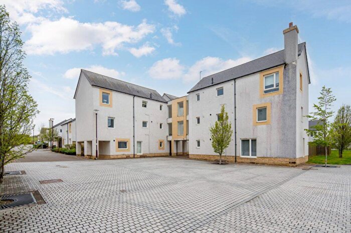 2 Bedroom Flat For Sale In Picketlaw Road, Eaglesham, G76