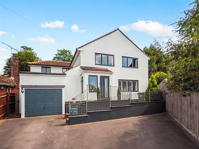 4 Bedroom Detached House For Sale In Wolversdene Road, Andover, SP10