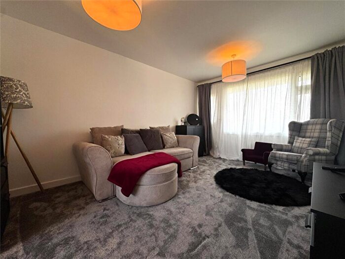 1 Bedroom Apartment To Rent In Castle Lane, Olton, Solihull, West Midlands, B92