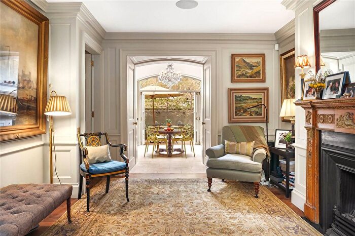 4 Bedroom Terraced House For Sale In Christchurch Street, London, SW3