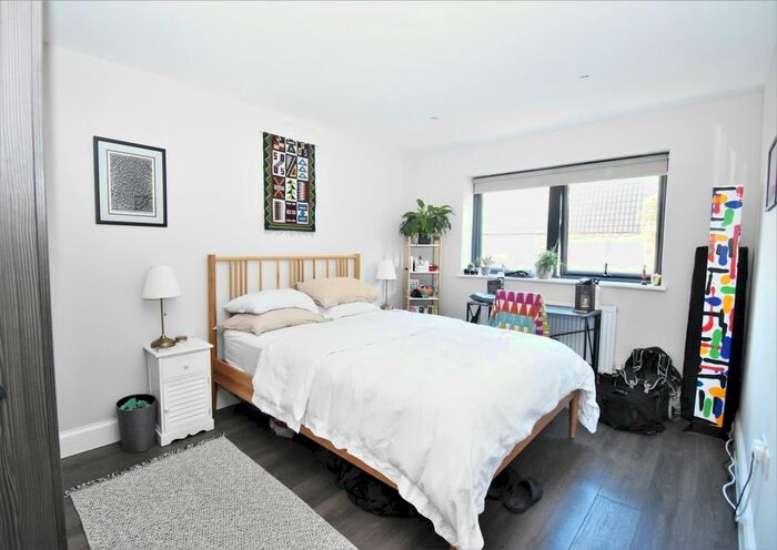 2 Bedroom Flat To Rent In Pomeroy Street, London, SE14